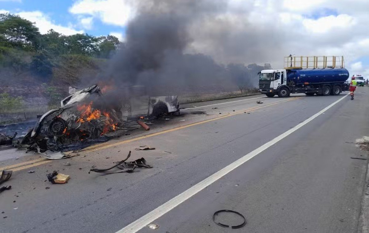 Acidente deixa onze mortos na divisa da Bahia com o Espírito Santo
