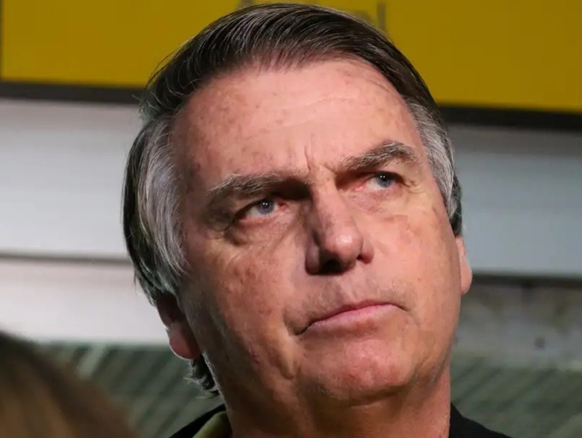 Bolsonaro vai passar por endoscopia nesta quarta-feira (31), véspera do ano novo