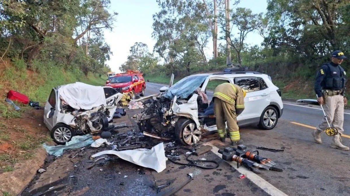 Colisões em rodovias federais de Minas Gerais deixam nove mortos