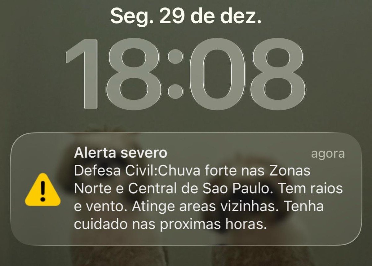 Defesa Civil emite alerta severo de chuva forte em São Paulo; mais de 20 mil ficam sem luz