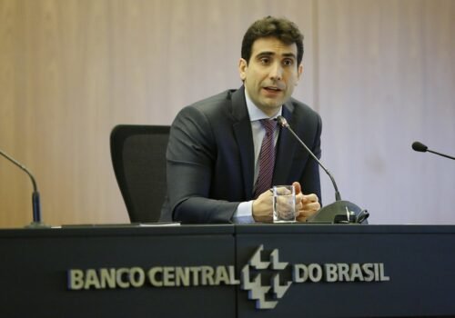 Galípolo assina carta de bancos centrais globais em defesa do presidente do Fed após ameaça de Trump