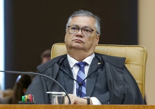 STF torna ré enfermeira que hostilizou o ministro Flávio Dino em avião no ano passado