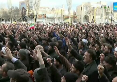 Irã anuncia julgamentos televisionados de manifestantes e marca primeira execução ligada aos protestos