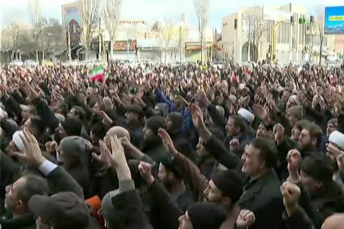 Irã anuncia julgamentos televisionados de manifestantes e marca primeira execução ligada aos protestos