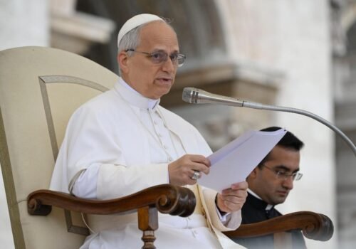 Papa Leão XIV é convidado para integrar 'Conselho da Paz' de Trump