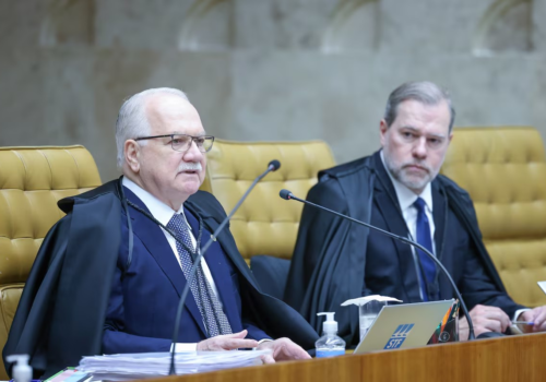 Fachin sai em defesa de Toffoli e diz que ataques ao STF ameaçam a democracia