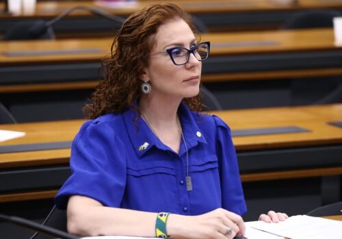 Justiça adia novamente decisão sobre extradição de Carla Zambelli