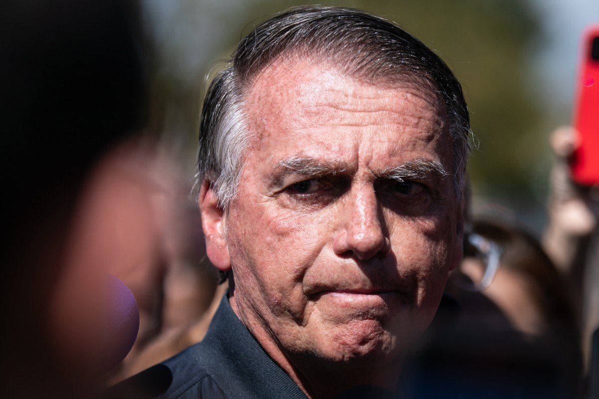 Moraes envia à PF questionário da defesa de Bolsonaro sobre condições da prisão