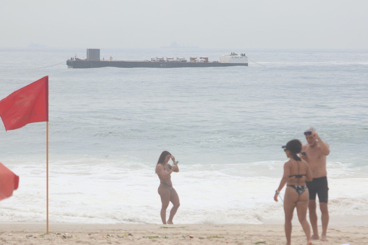 Bombeiros resgatam 631 pessoas na zona sul do Rio de Janeiro no réveillon