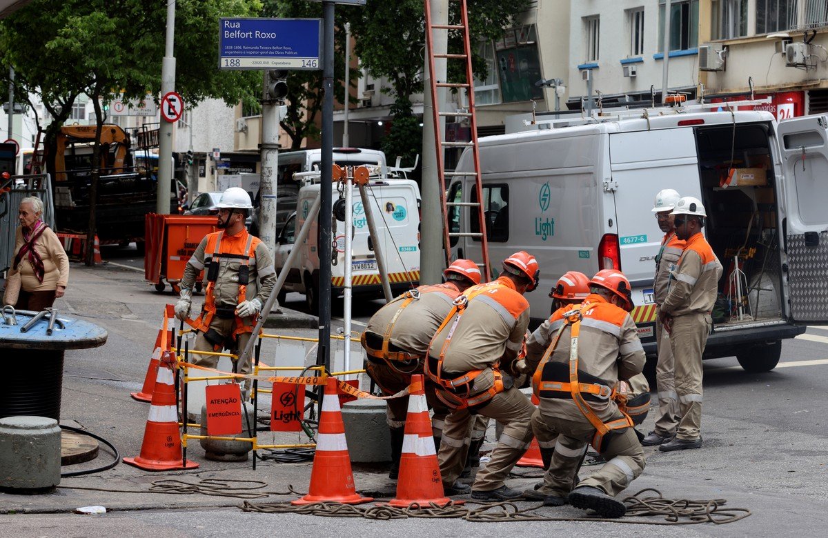 Apagão em Copacabana e no Leme passa de 48 horas e causa prejuízo milionário