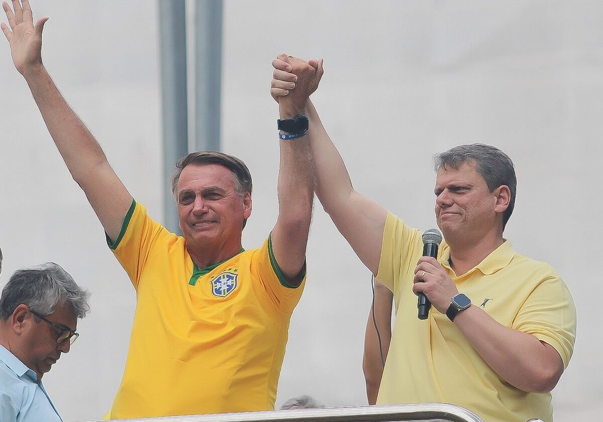 Após adiamento, Tarcísio afirma que irá visitar Bolsonaro na próxima quinta-feira (29)