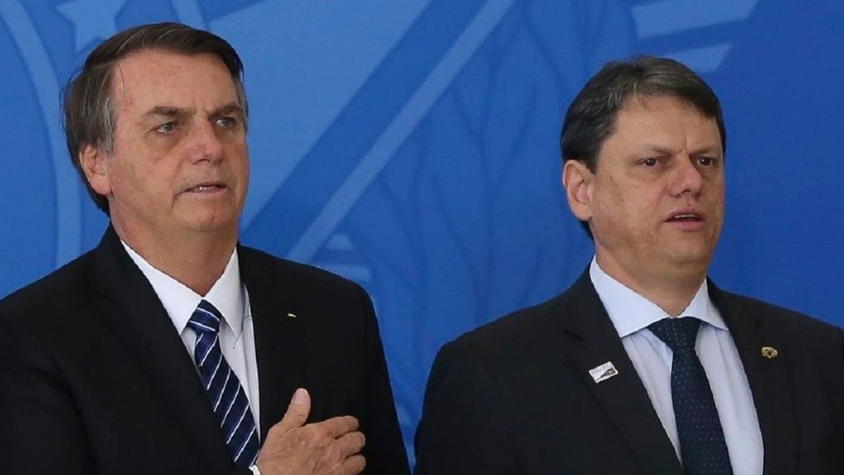 Tarcísio decide adiar visita que faria a Bolsonaro nesta quinta-feira