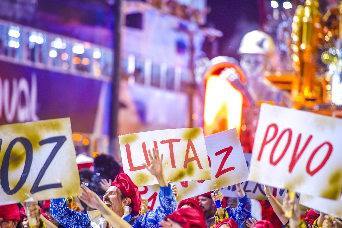 'Houve excesso', diz advogado sobre desfile em homenagem a Lula; entenda