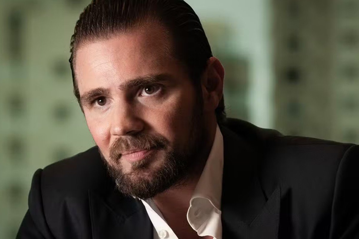 Presidente da CPMI do INSS diz que não abre mão de depoimento presencial de Vorcaro