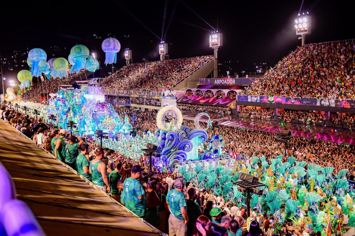 Quais escolas de samba desfilam nesta terça (17) no Grupo Especial do Carnaval do Rio?
