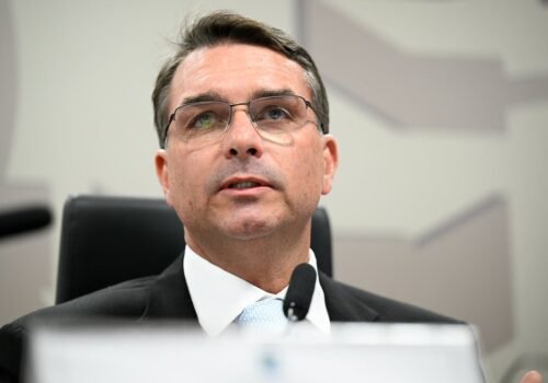 TJDFT suspende ordem para Flávio Bolsonaro apagar post contra o PT