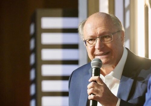 Alckmin volta a dizer que Brasil será o país mais beneficiado pela tarifa de 15% imposta por Trump
