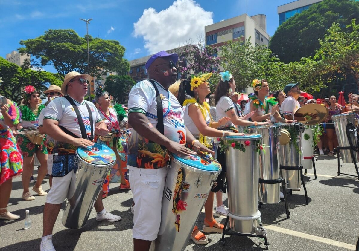 O Carnaval não acabou: Quais blocos de rua desfilam em SP neste sábado (21)? Confira