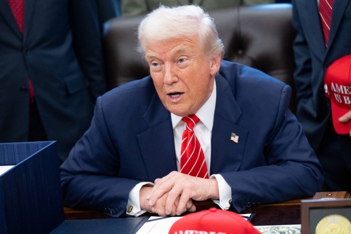 Trump diz que vai aumentar as tarifas globais de importação de 10% para 15%