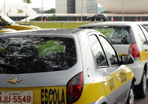 Duas em cada 10 autoescolas do país já fecharam as portas após mudanças nas regras da CNH