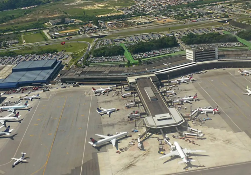 Mais de 50 voos são impactados com fechamento do aeroporto de Cumbica após presença de drones