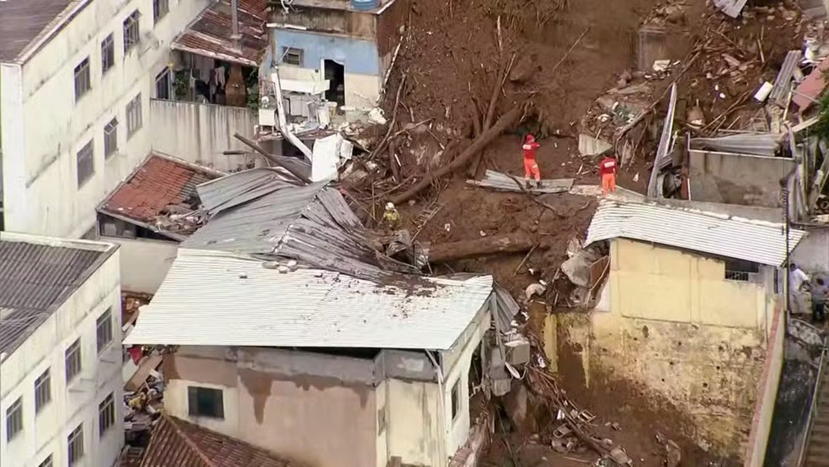Chuvas deixam 47 mortos na Zona da Mata de MG; Defesa Civil emite novo alerta e intensifica buscas