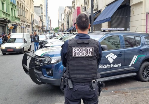 Sindicato de auditores da Receita critica divulgação de servidores investigados