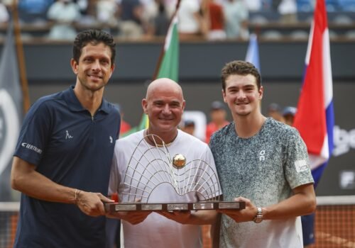 João Fonseca conquista primeiro título de duplas da carreira ao lado de Marcelo Melo no Rio Open