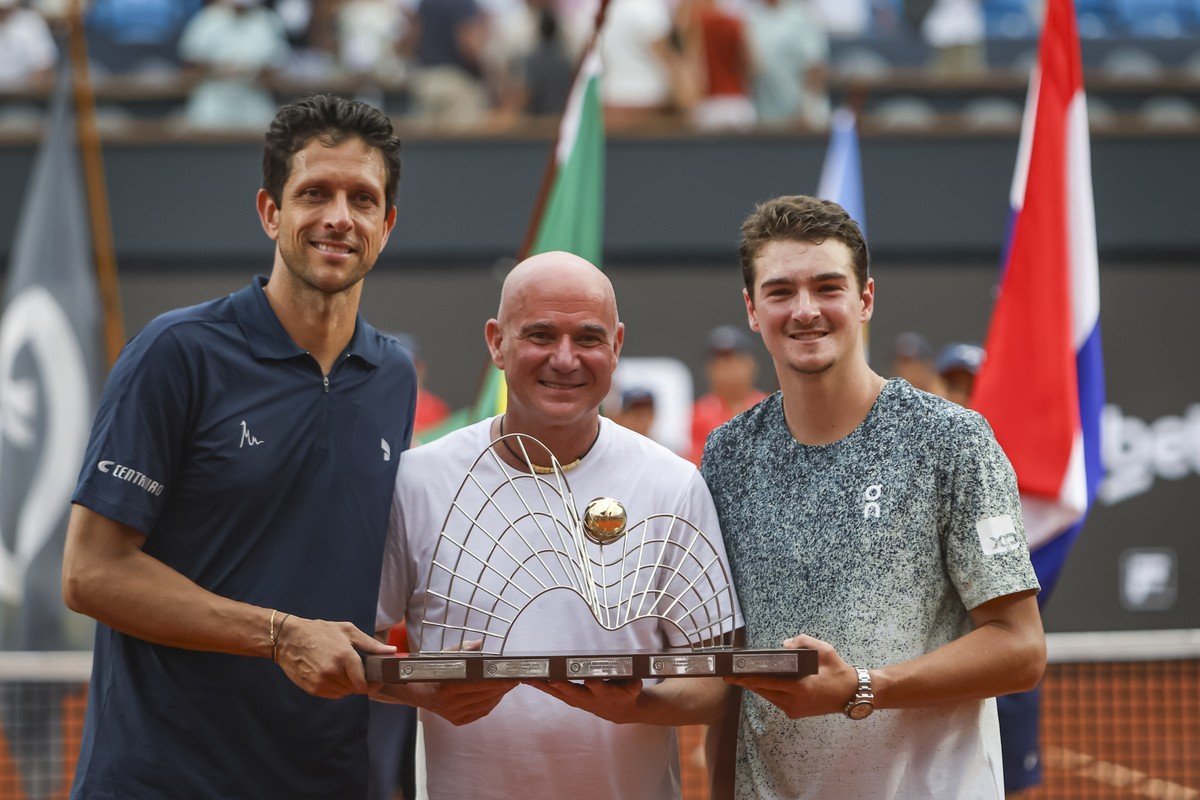 João Fonseca conquista primeiro título de duplas da carreira ao lado de Marcelo Melo no Rio Open
