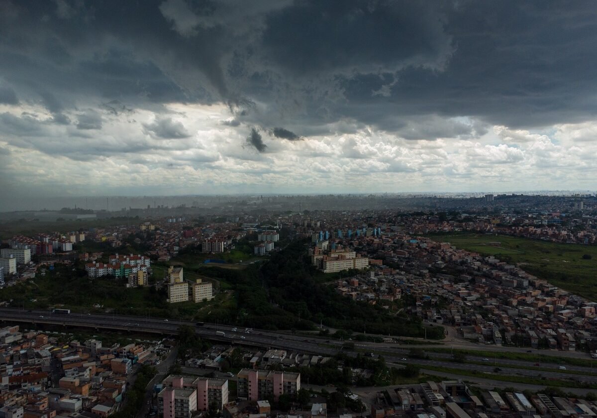 Região de Vila Prudente fica sob alerta por transbordamento de córrego