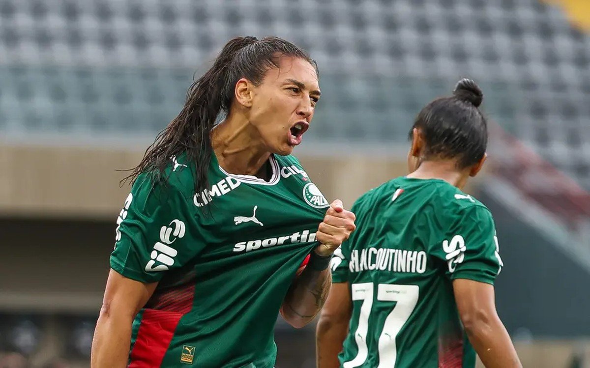 Palmeiras vence Corinthians nos pênaltis e conquista Supercopa Feminina inédita