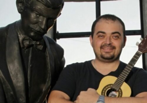 Lado B do carnaval: compositor André Diniz defende fim da 'parafernalha' na disputa de sambas-enredo