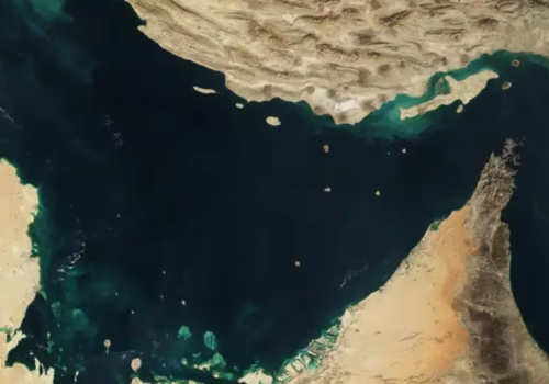 Irã reafirma que única maneira de atravessar Estreito de Ormuz é com sua autorização