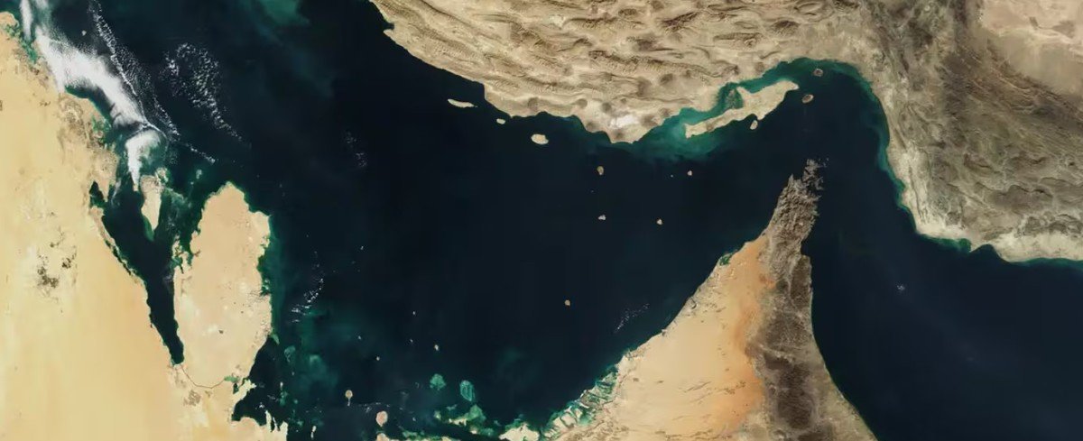 Irã reafirma que única maneira de atravessar Estreito de Ormuz é com sua autorização