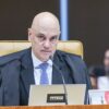 Moraes proíbe sobrevoo de drones perto da casa de Bolsonaro, em Brasília