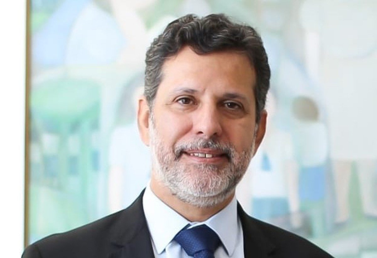 Lula confirma Leonardo Barchini como novo ministro da Educação