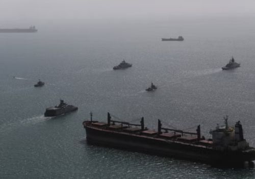 Parlamento iraniano aprova pedágio para navios que transitam pelo Estreito de Ormuz