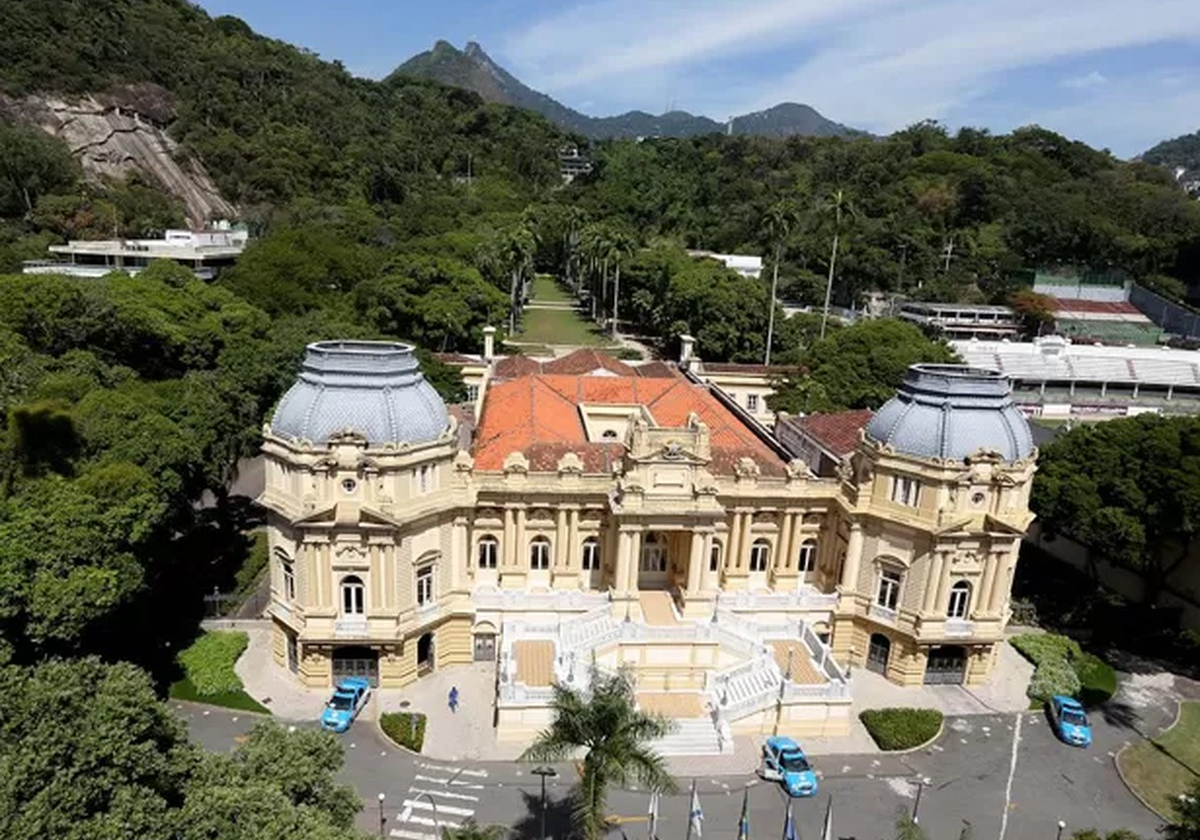 Associações comerciais do RJ defendem realização de eleições diretas em meio à crise política