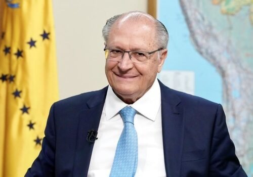 Alckmin diz que deixará ministério em 4 de abril para disputar eleições