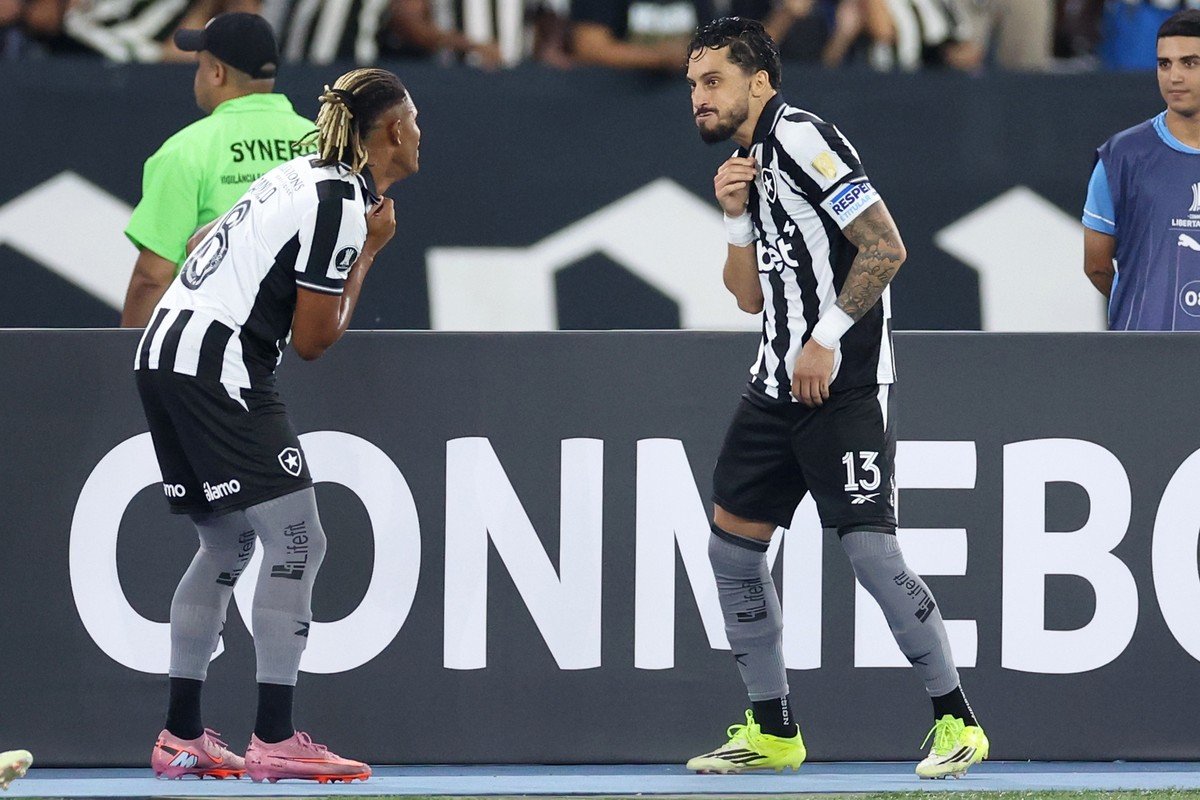 Onde assistir a Athletico-PR x Botafogo pelo Brasileirão e aos outros jogos deste domingo (29)