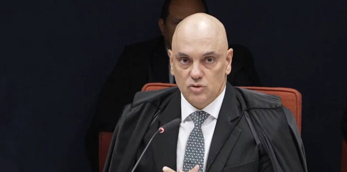 Moraes autoriza visita de assessor de Trump a Bolsonaro na prisão