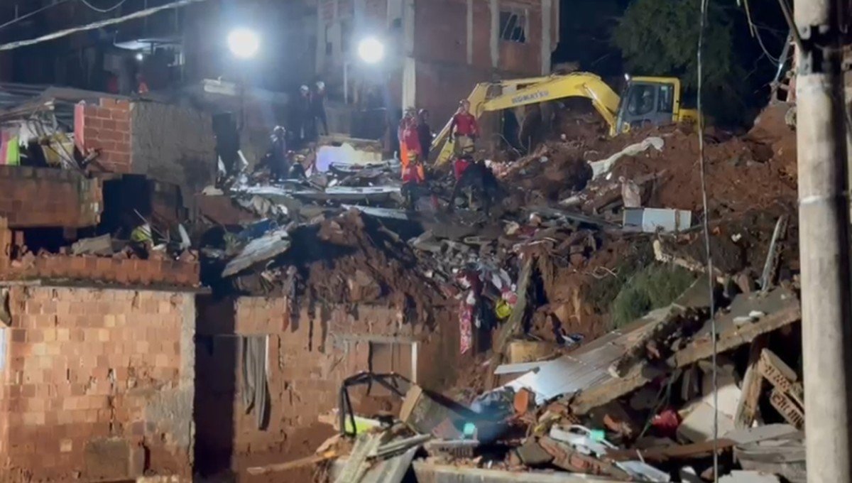 Seis escolas serão reconstruídas após fortes chuvas em MG; ministro anuncia pacote de R$ 60 mi