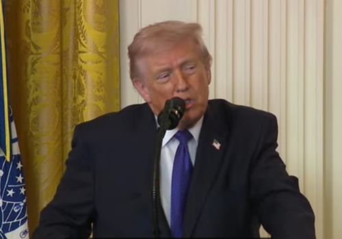 EUA adiam ataques contra rede elétrica do Irã: 'a menos que seja necessário', diz Trump