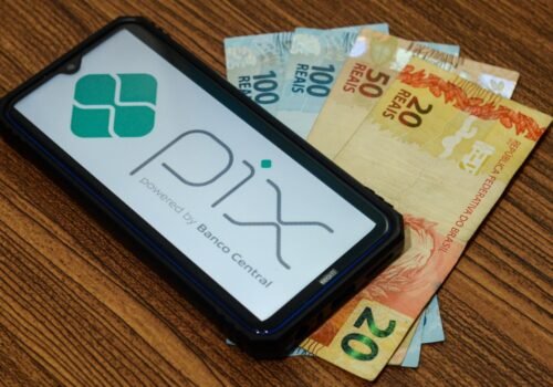 Pix está fora do ar? Usuários relatam problemas no sistema de pagamento neste sábado (7)