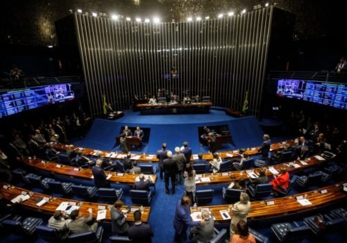 Senado aprova ampliação gradual da licença-paternidade para até 20 dias; saiba quem tem direito