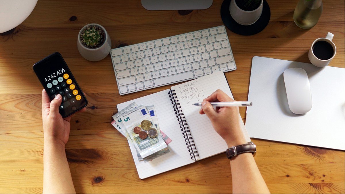 Como investir na Bolsa? É recomendável começar nesse momento de incerteza global?