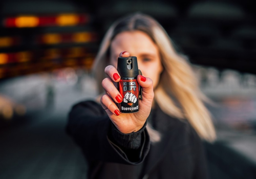 Câmara aprova projeto que libera spray de pimenta para autodefesa de mulheres