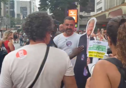 Ato do Dia da Mulher em São Paulo tem confusão e spray de pimenta após provocações