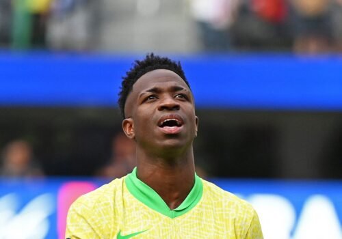 Vinícius Júnior é poupado de treino da seleção após dores na coxa