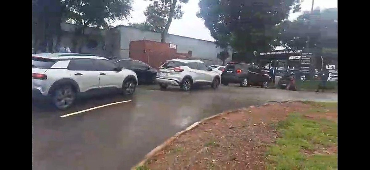 Trânsito em frente do Aeroporto de Congonhas, em SP, vira reclamação entre motoristas; veja vídeo